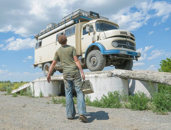 Bis ans Ende der Welt - Im Oldtimer in 12 Monaten quer durch Asien – Bild 9